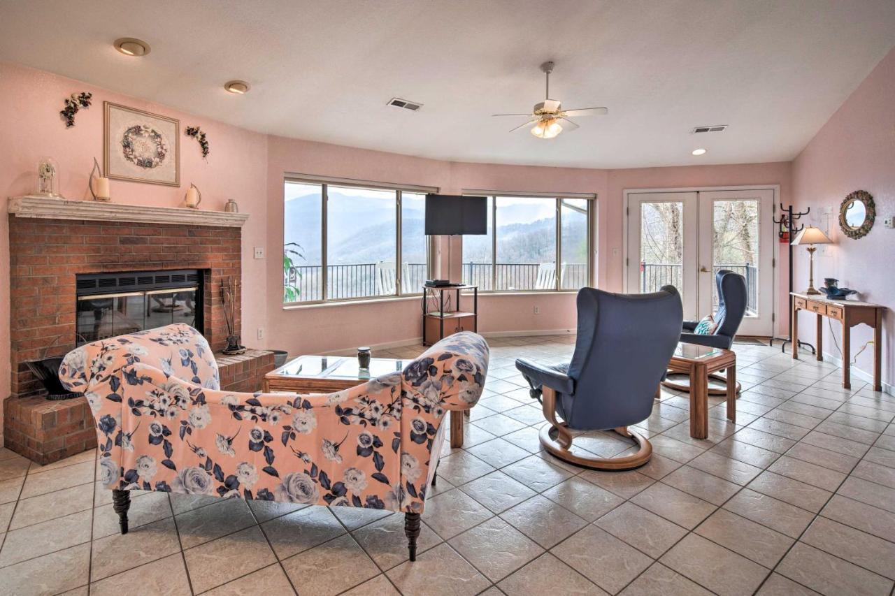 Charming Burnsville Apt With Mountain Views And Deck! 外观 照片
