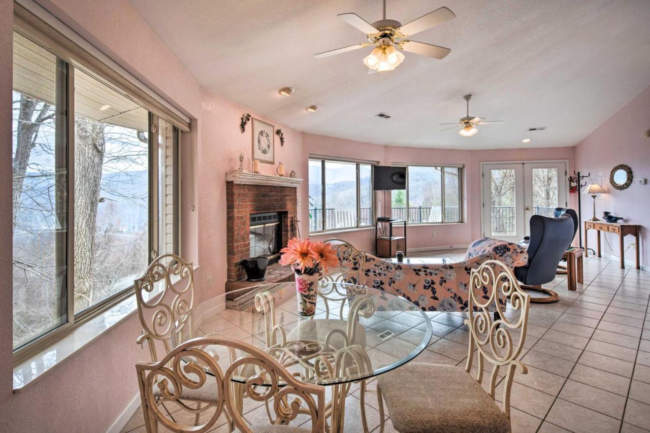 Charming Burnsville Apt With Mountain Views And Deck! 外观 照片