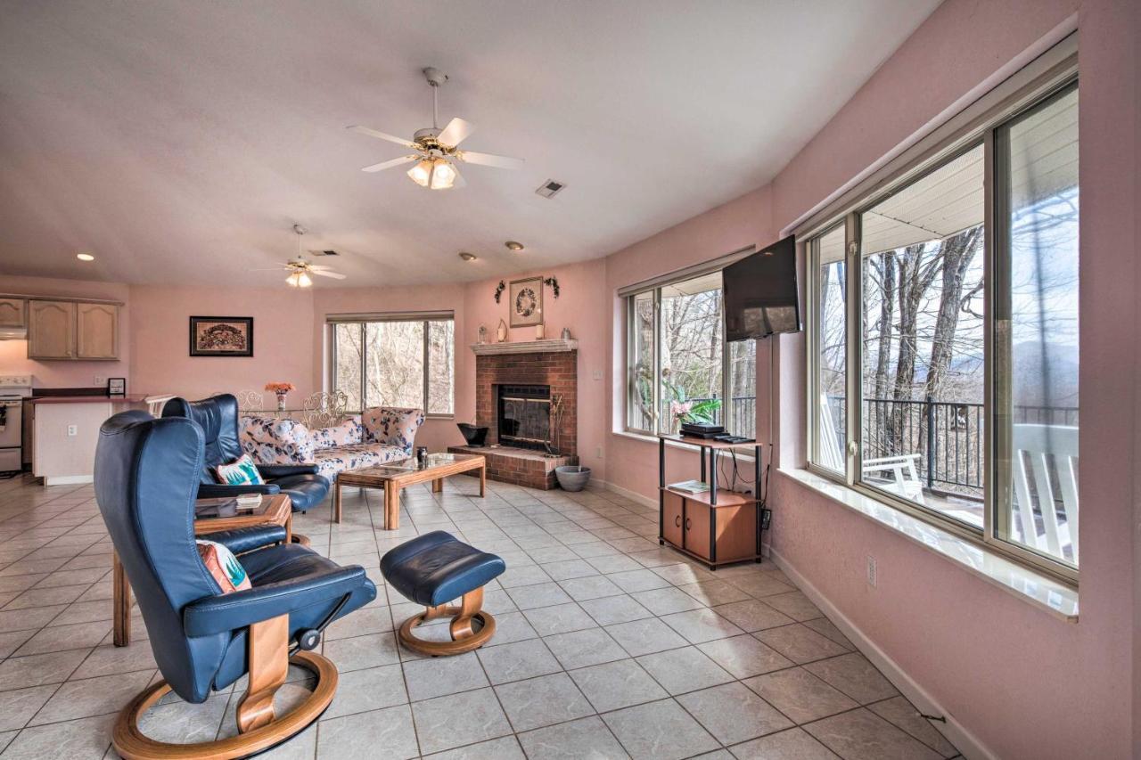Charming Burnsville Apt With Mountain Views And Deck! 外观 照片