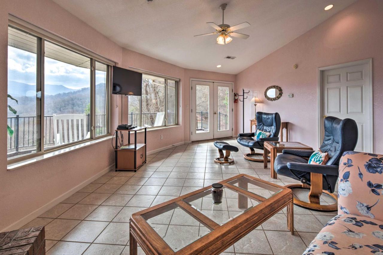 Charming Burnsville Apt With Mountain Views And Deck! 外观 照片