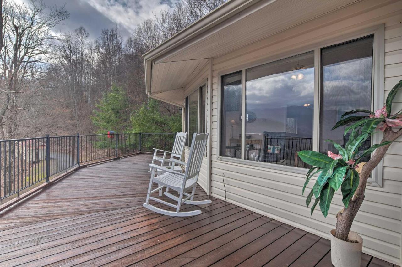 Charming Burnsville Apt With Mountain Views And Deck! 外观 照片